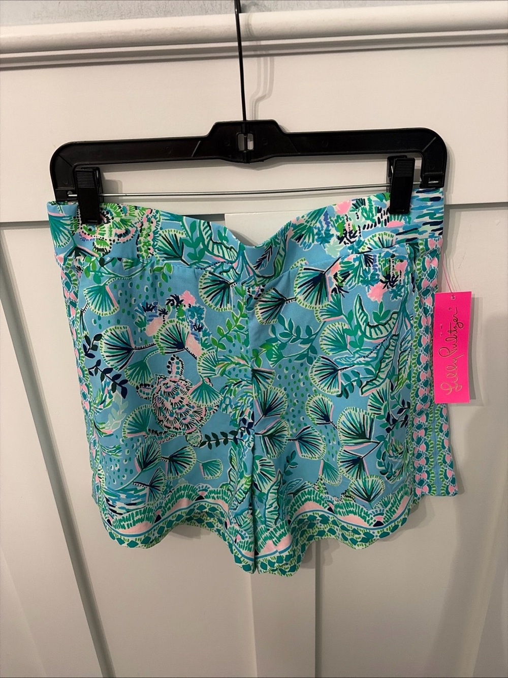 Lilly Pulitzer Natia Mid Rise Blue Tropical Print Women’s Shorts